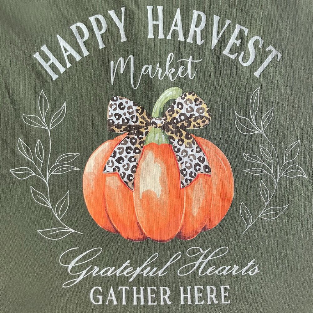 NWT! "Happy Harvest Market" T-shirt - L
